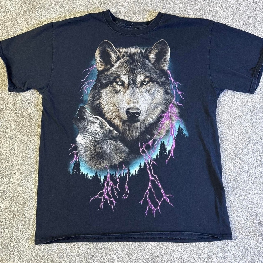 Vintage 90s Y2K Wolf Lightning Graphic T-Shirt Large